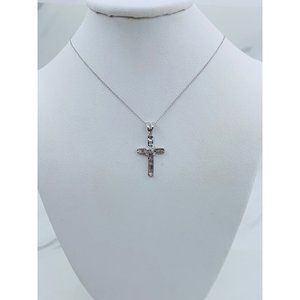 10k Gold Pendant cross and necklace  ❤️ White gold and diamonds   ❤️ 16” dainty